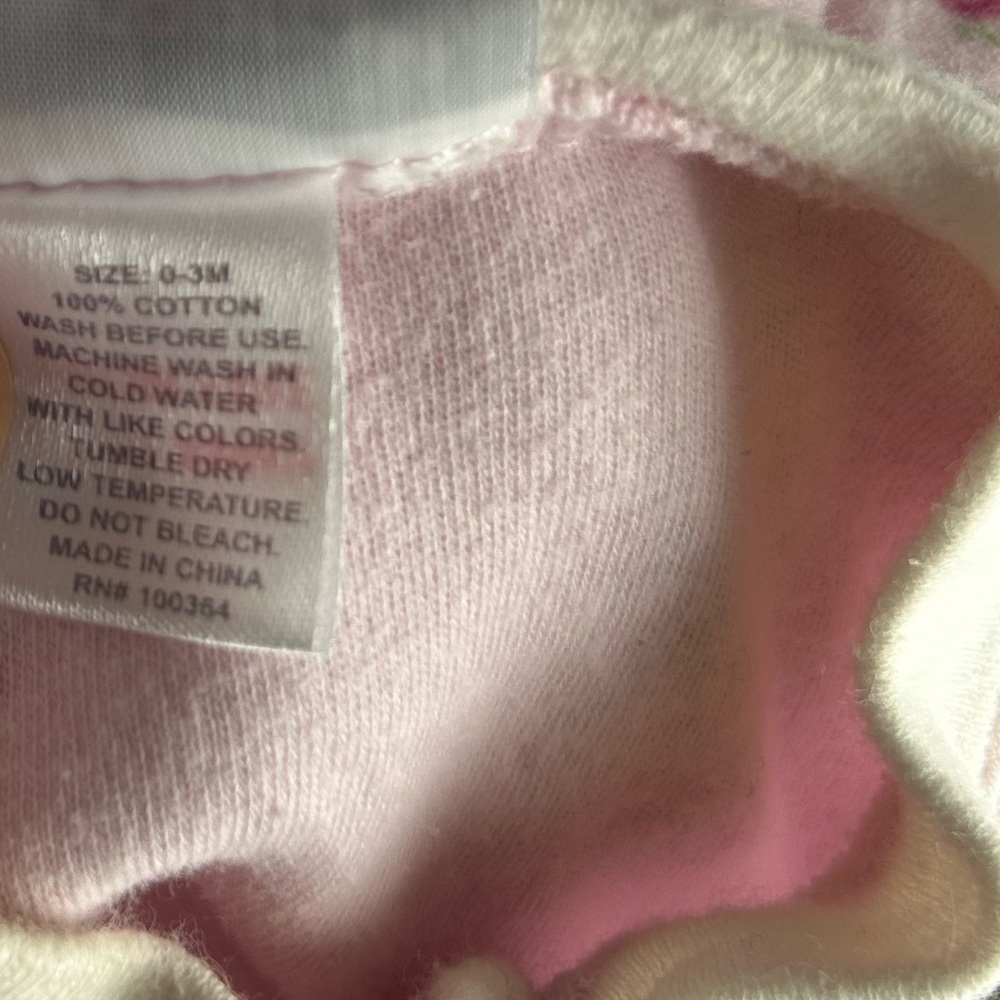 Kyle & Deena 0-3M baby girl sleeper - Picture 4 of 4